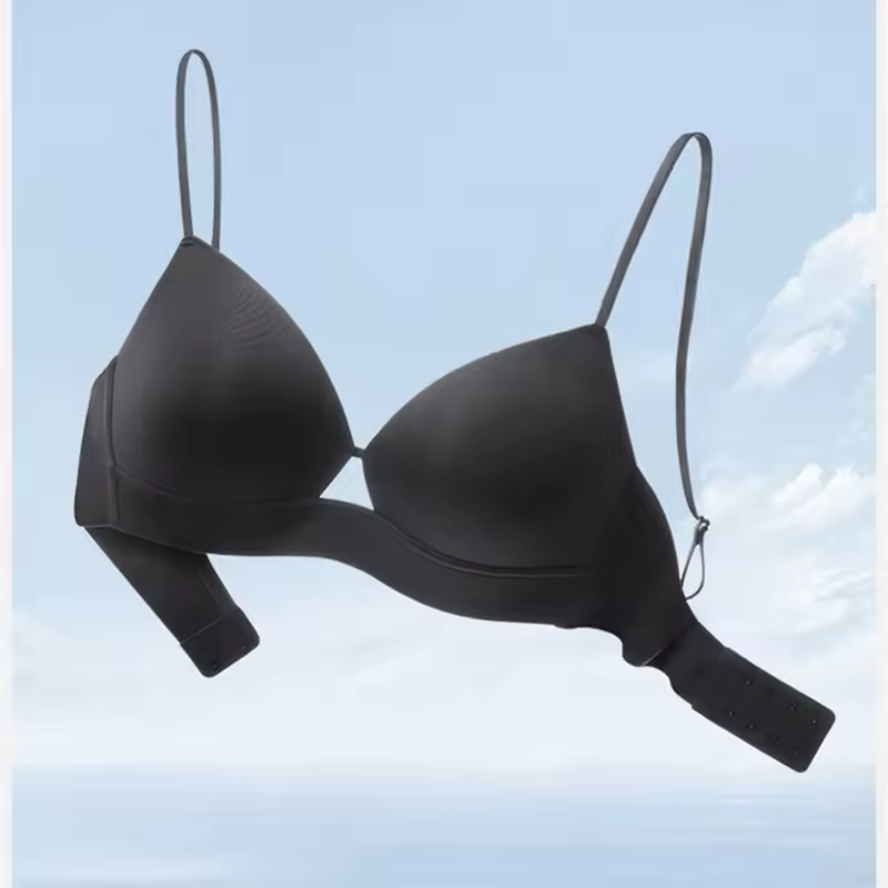 Thin Wire-Free Micro-Gathering Bra.