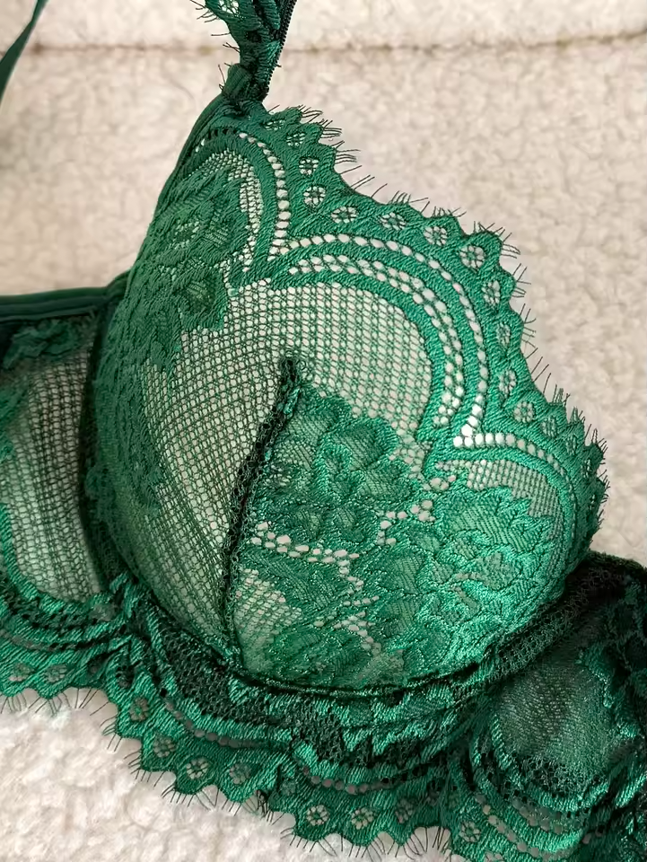Dark Green Lace 2-Piece Set .