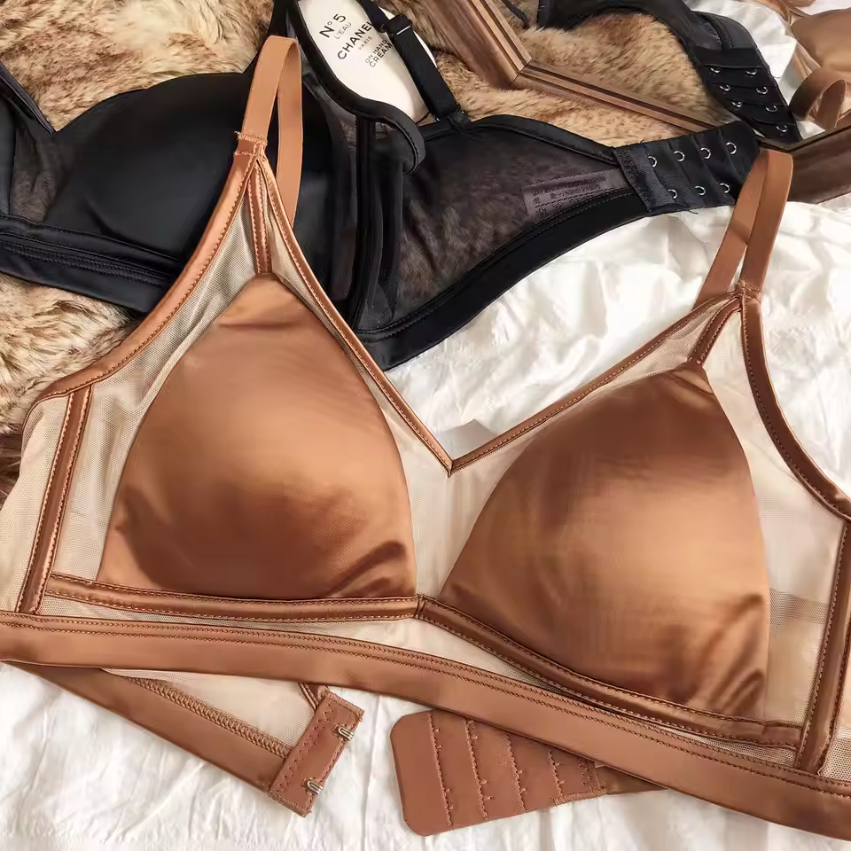 French Silk Lace V-Neck Wireless Bra.